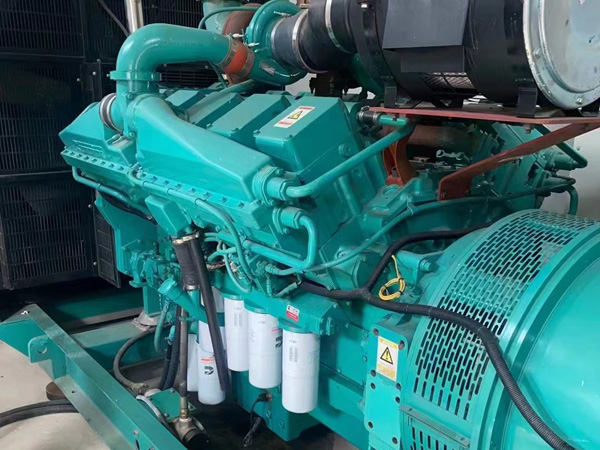 鹤壁更换100kW柴油发电机组机油时，需要注意哪些事项？